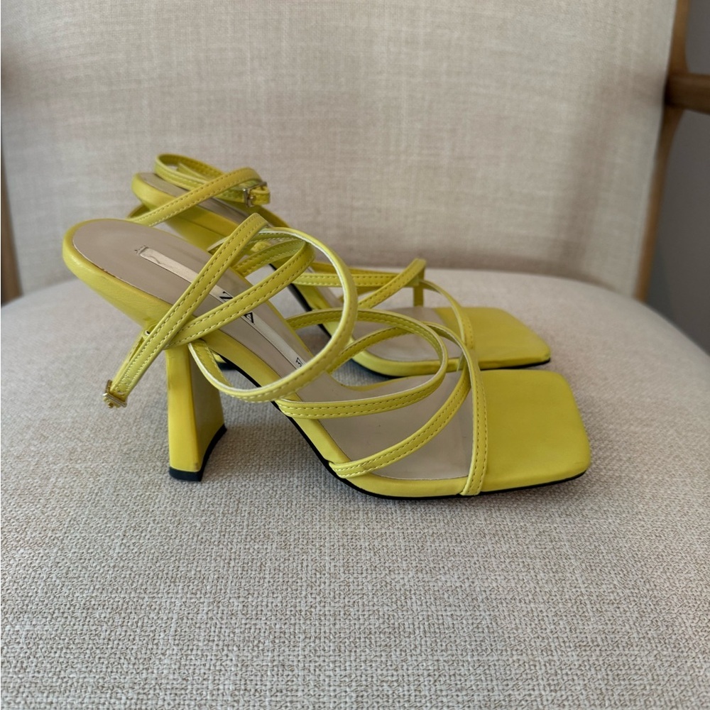 Zara Neon Block Heels - Picture 4 of 8